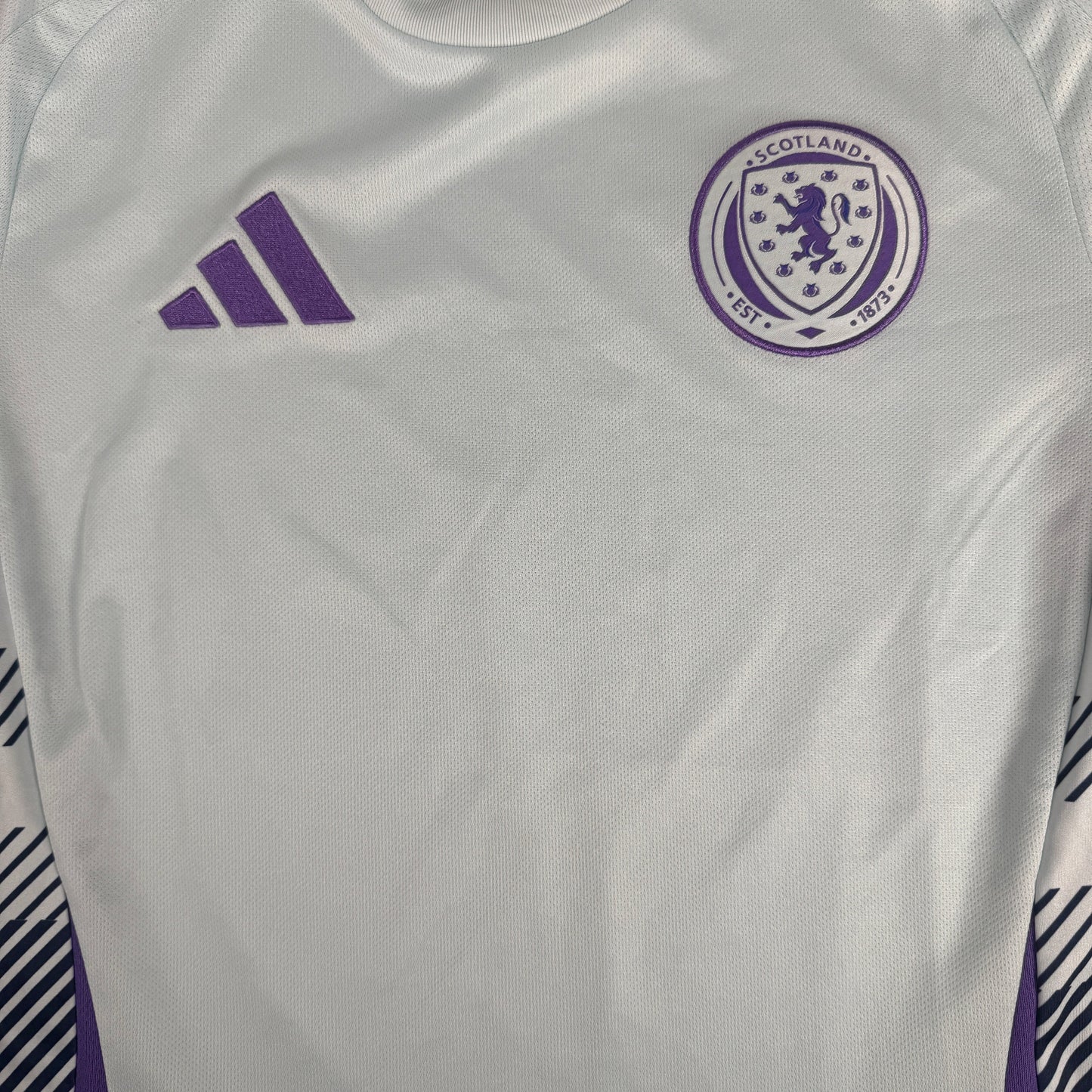Scotland 2024/2025 Away Football Shirt Medium