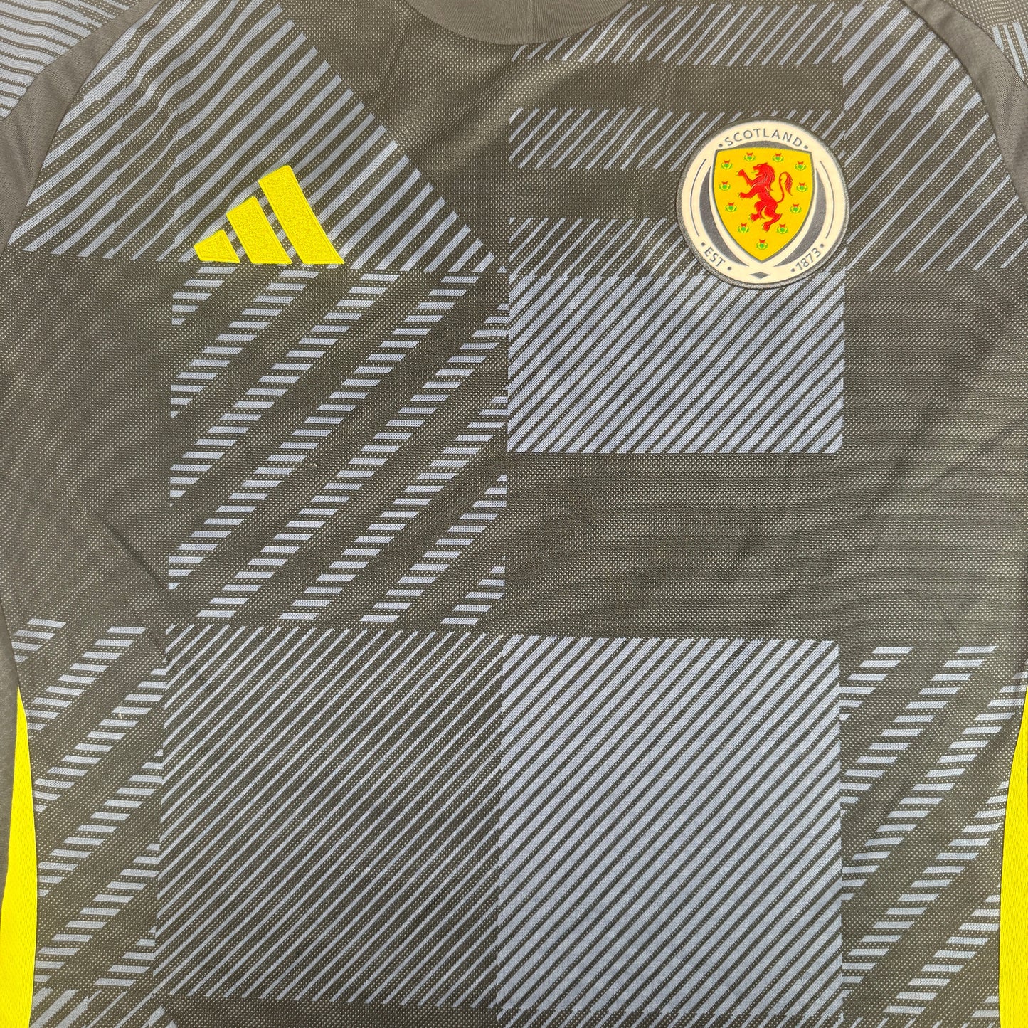 Scotland 2024/2025 Home Football Shirt 2XL