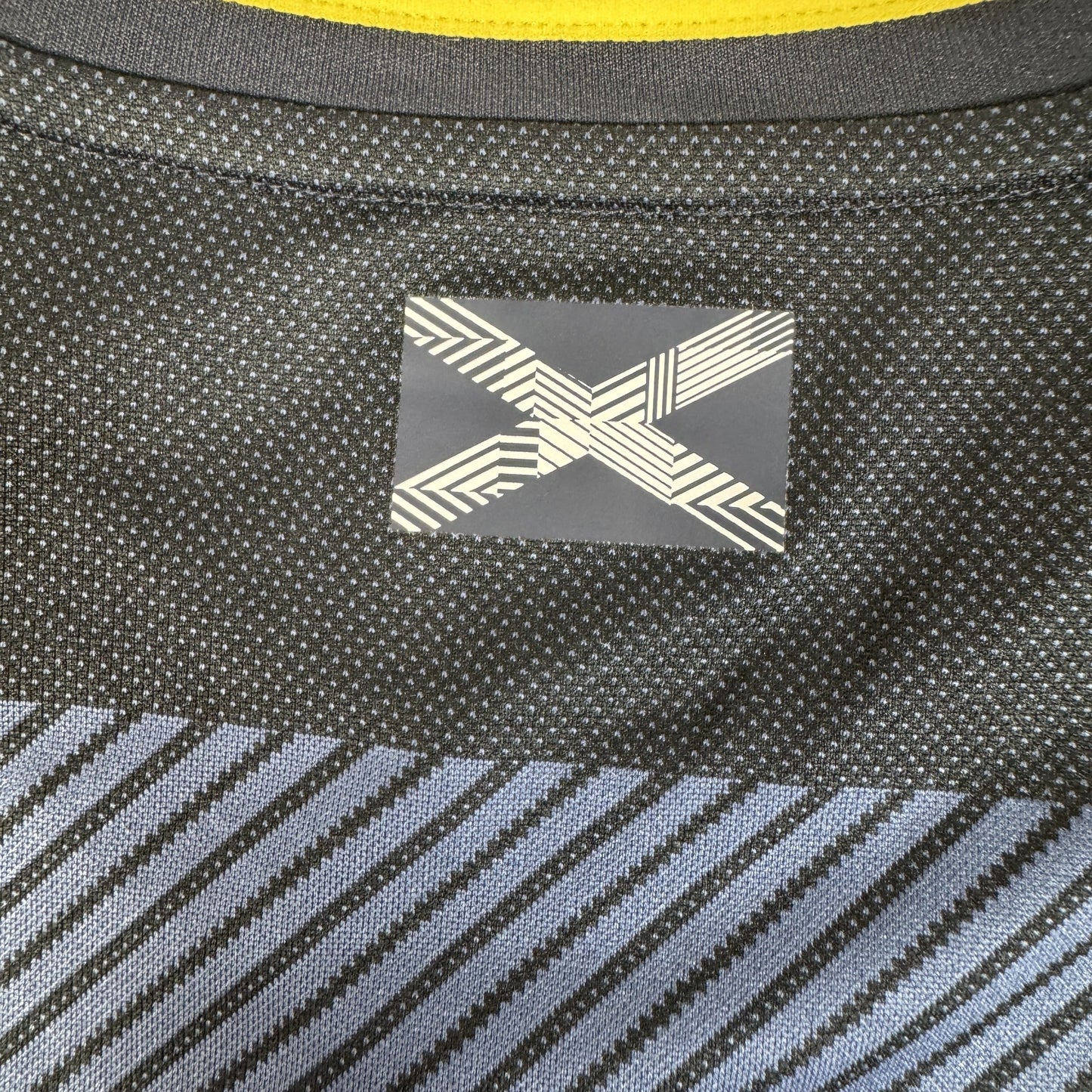 Scotland 2024/2025 Home Football Shirt Small