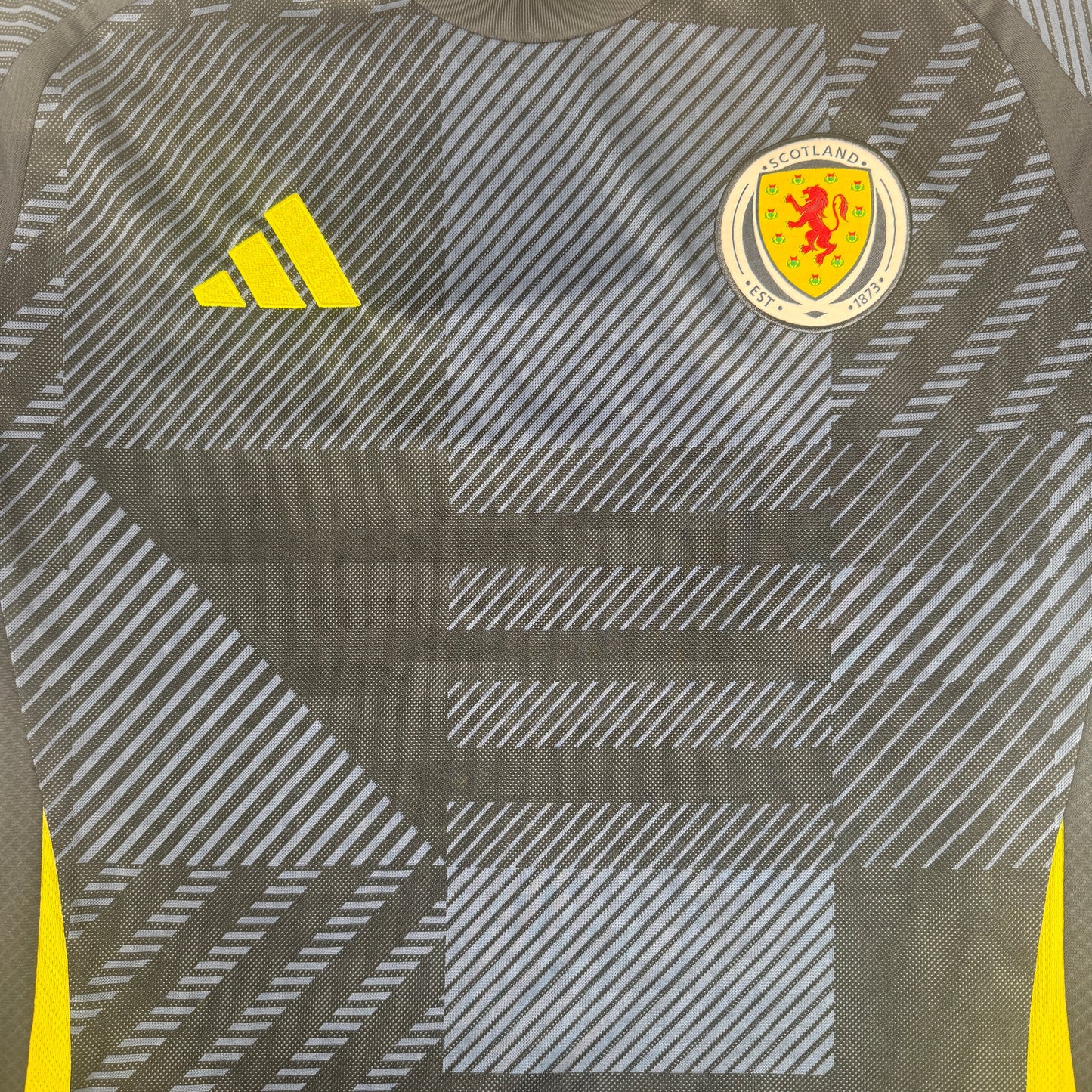 Scotland 2024/2025 Home Football Shirt XL