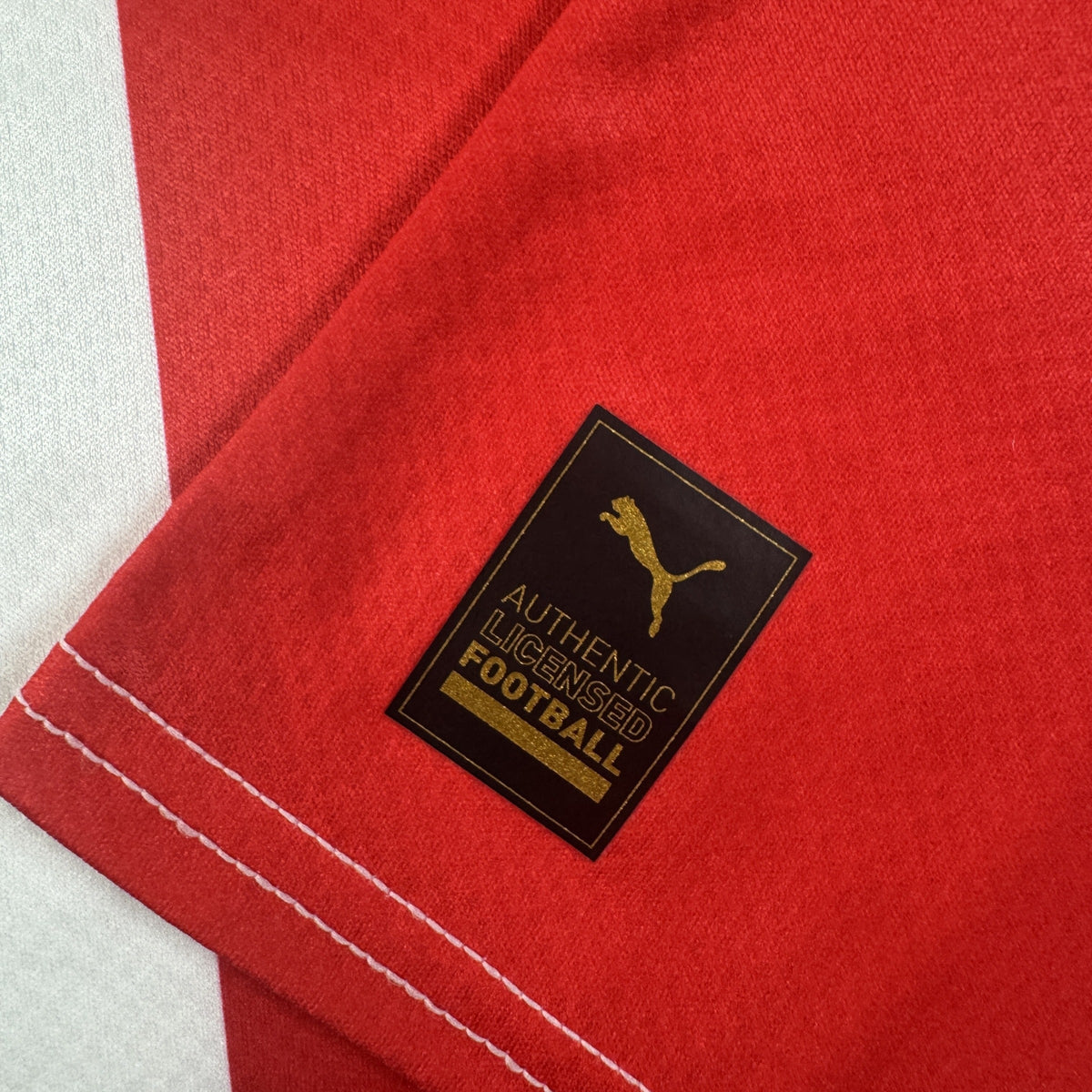 Slavia Prague 2022/2023 Home Football Shirt Medium