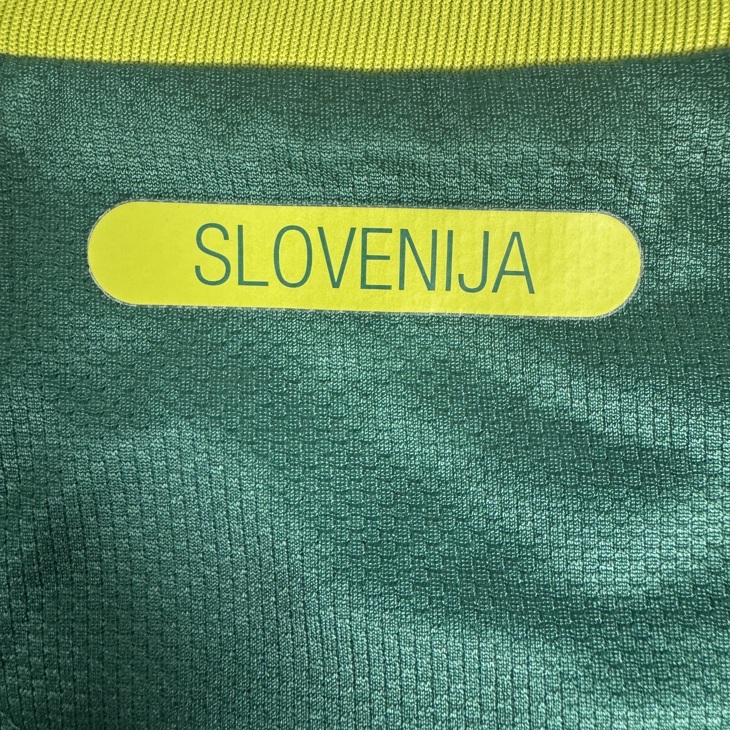 Slovenia 2010/2011/2012 Away Football Shirt XL