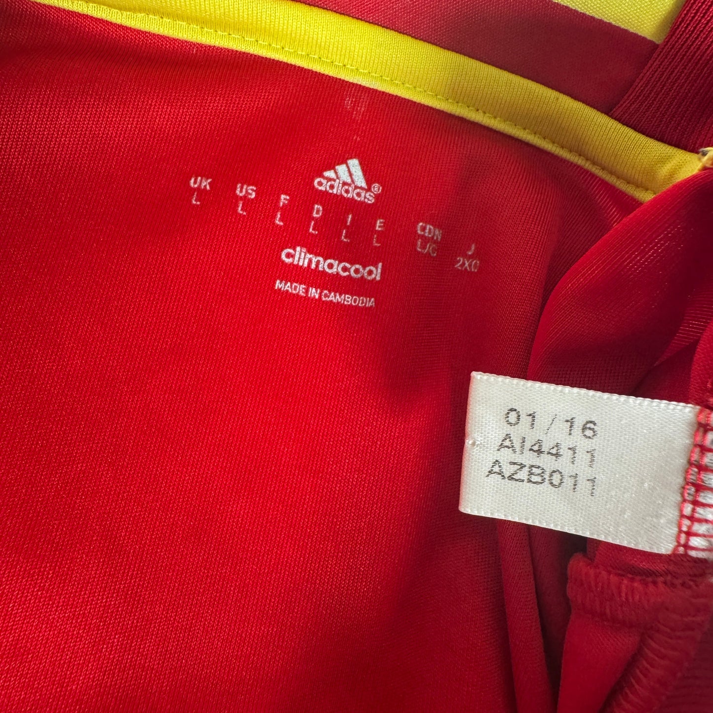Spain 2016/2017/2018 Home Football Shirt Large