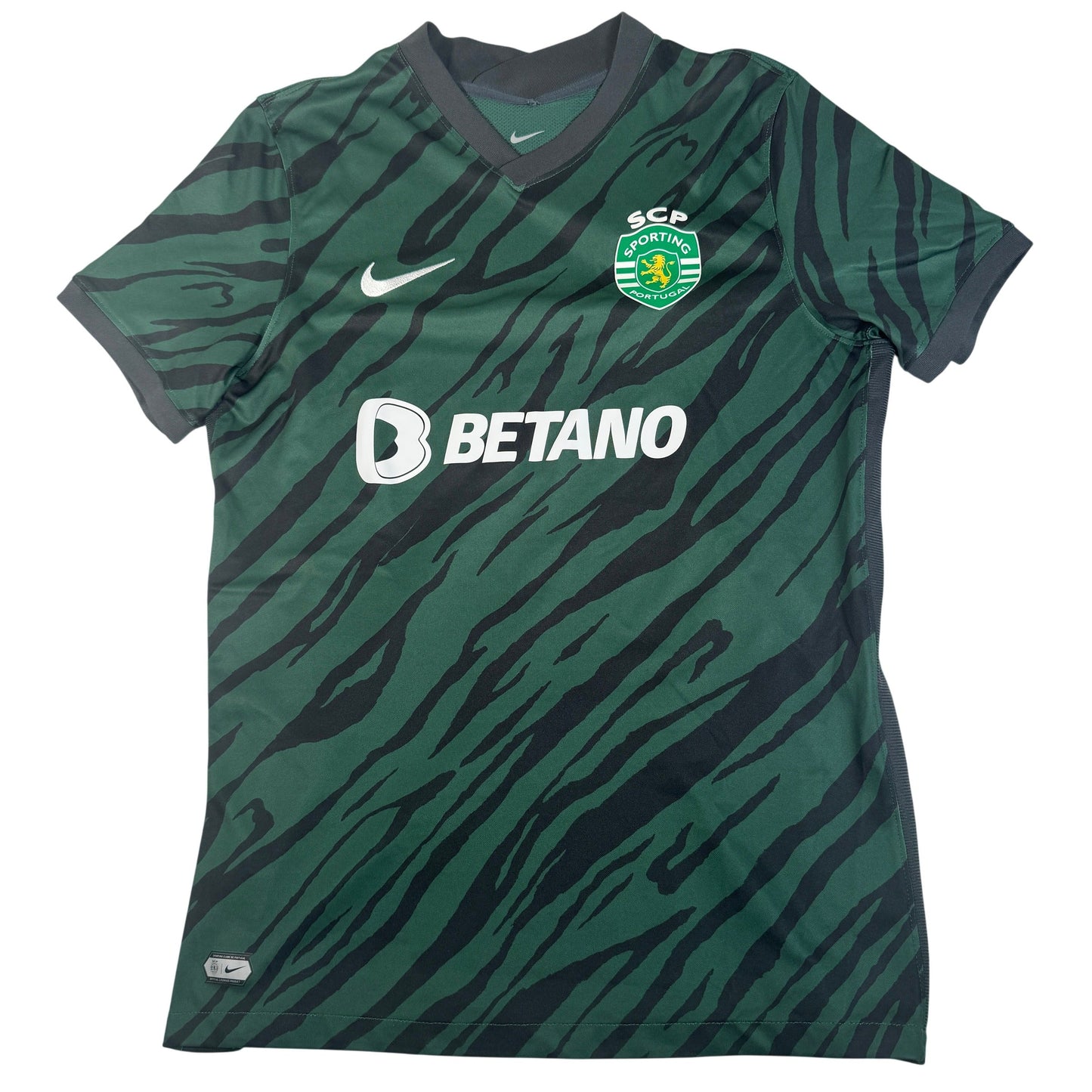 Sporting CP 2021/2022 Third Football Shirt Large