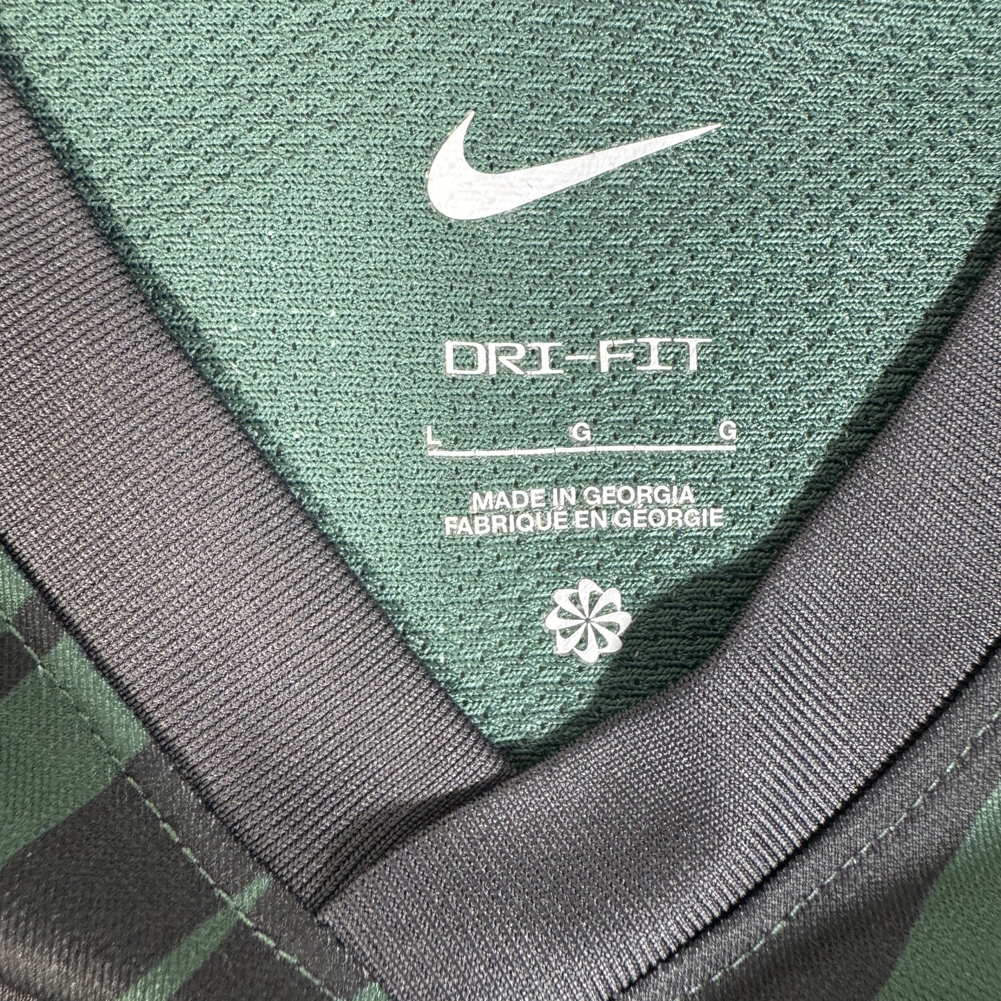 Sporting CP 2021/2022 Third Football Shirt Large