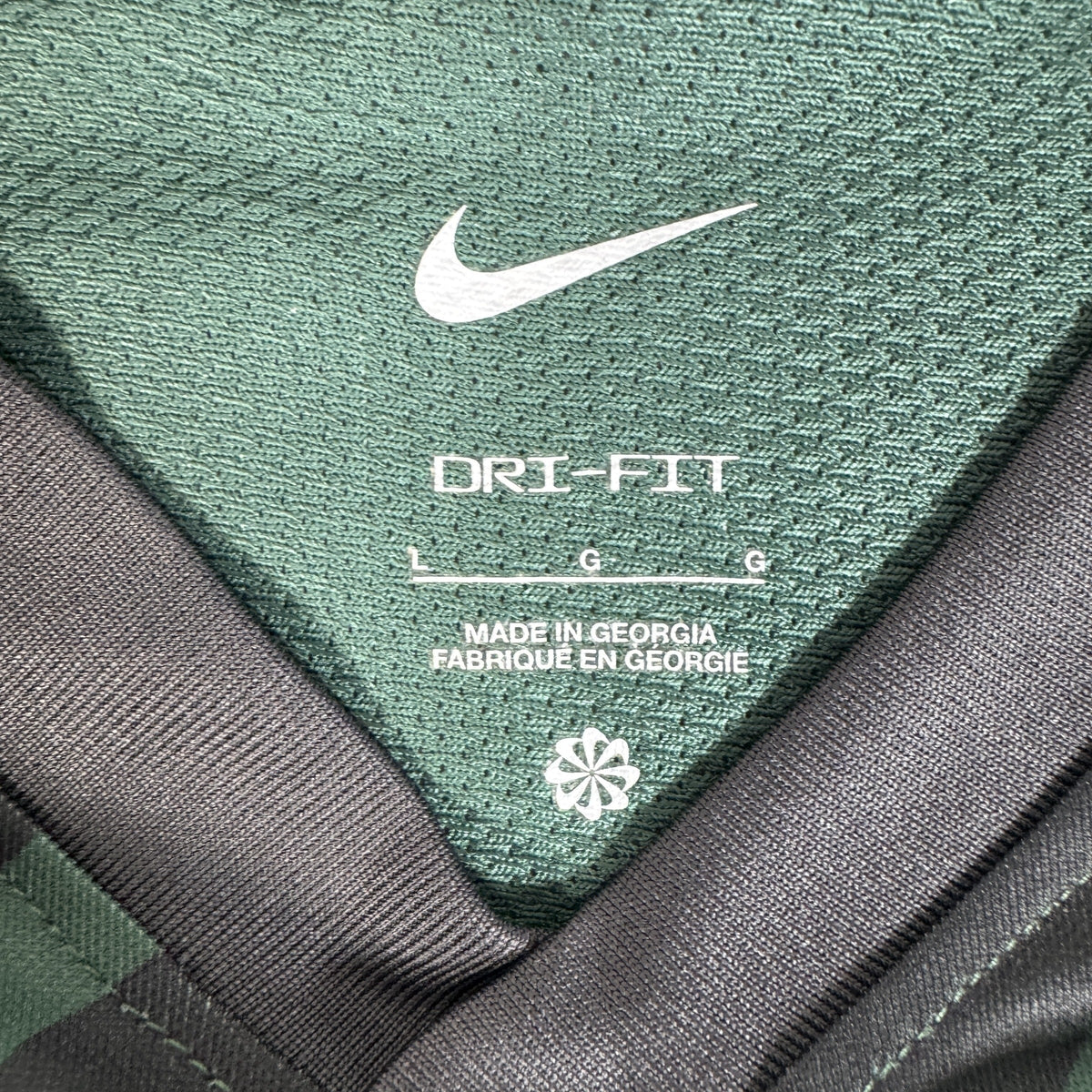 Sporting CP 2021/2022 Third Football Shirt Large BNWT