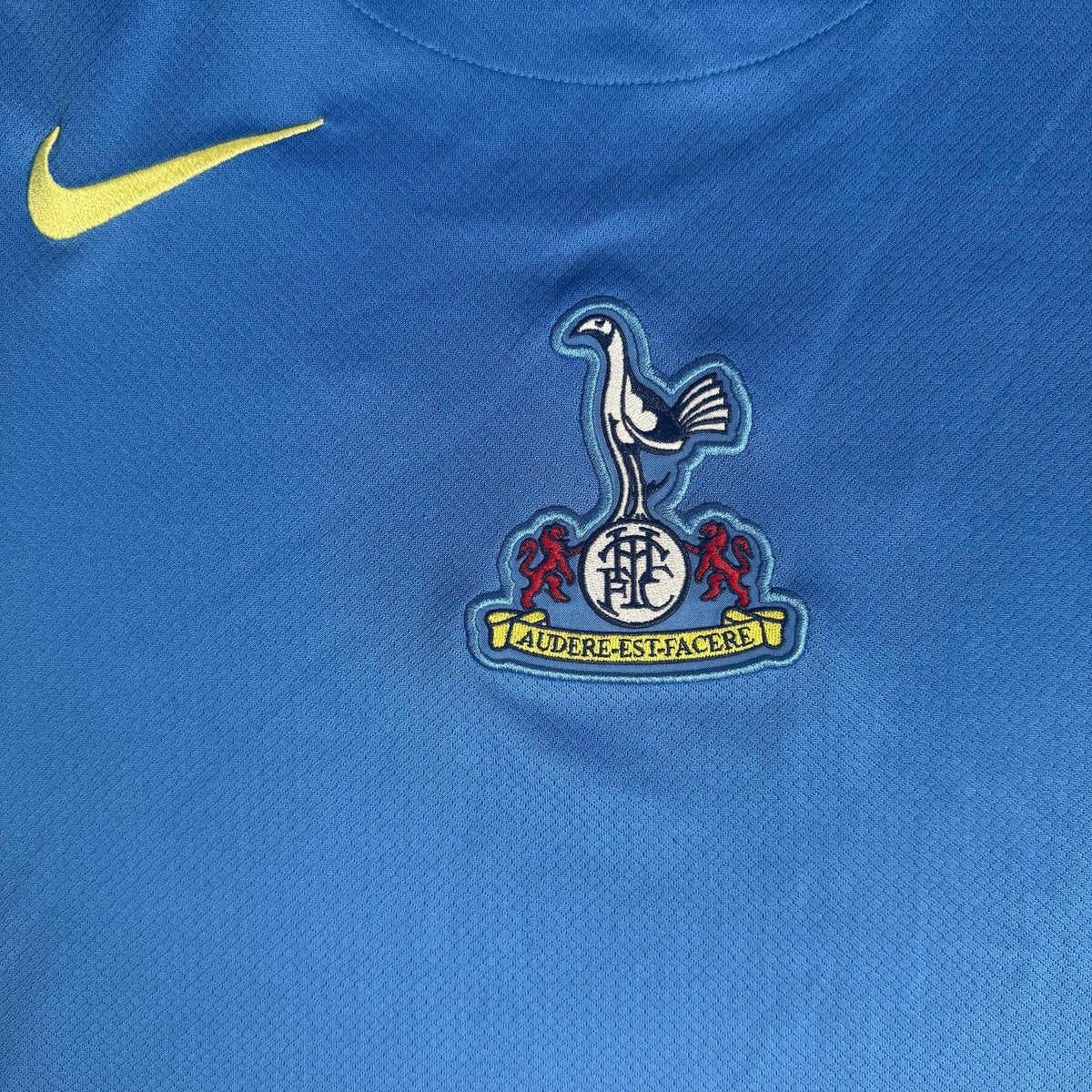 Tottenham Hotspur 2025/2026 T90 Training Football Shirt Medium