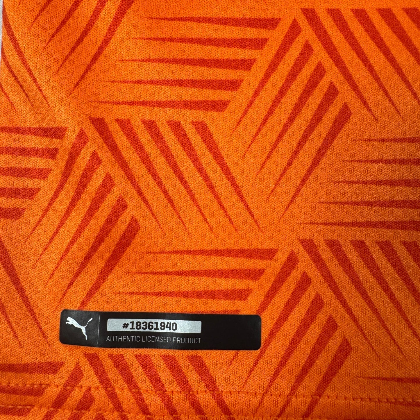Valencia 2020/2021 Away Football Shirt Small
