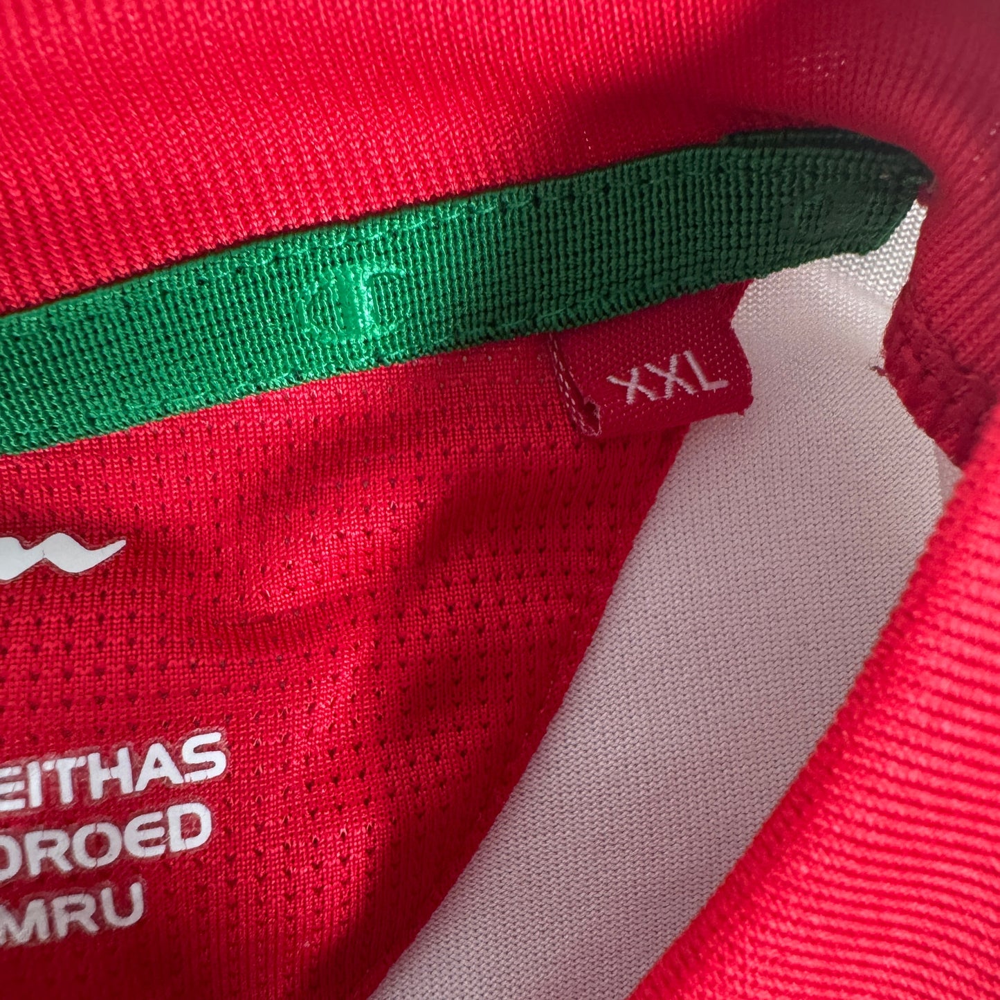 Wales 2008/2009/2010 Home Football Shirt 2XL