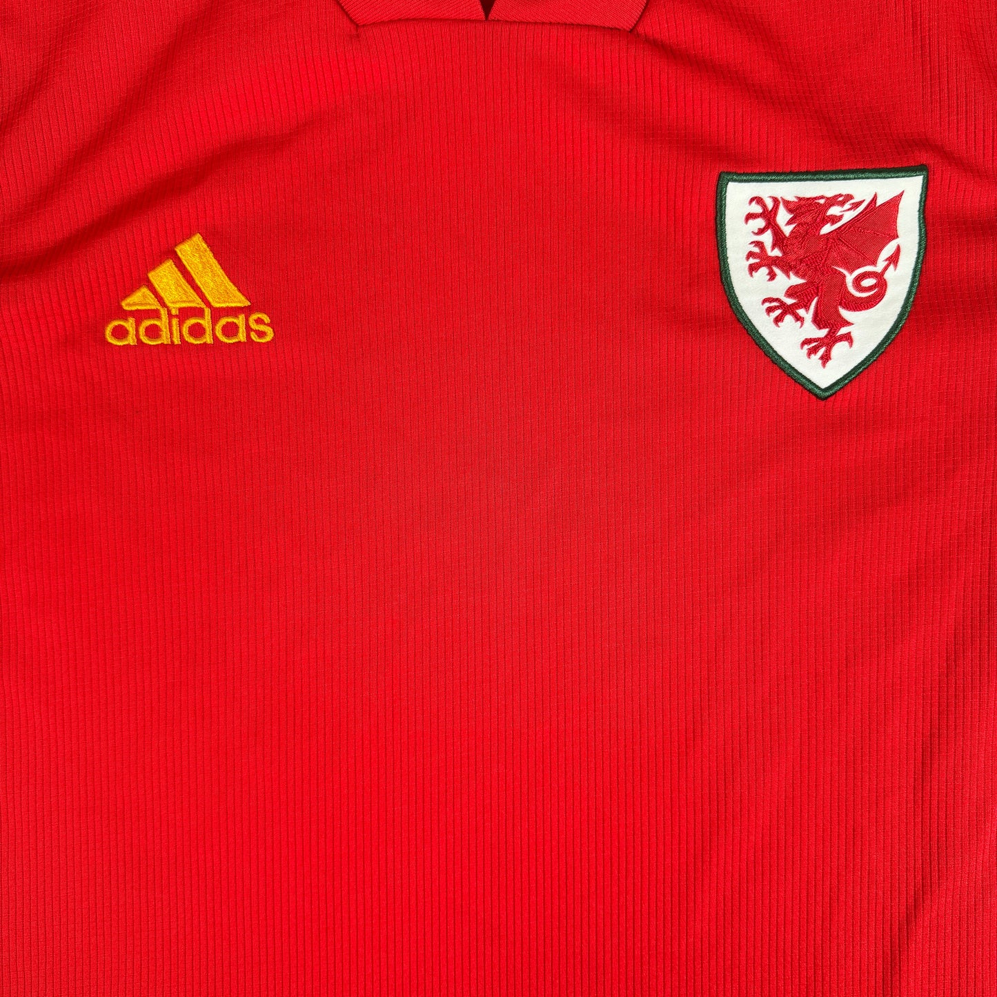 Wales 2020/2021/2022 Home Football Shirt Medium