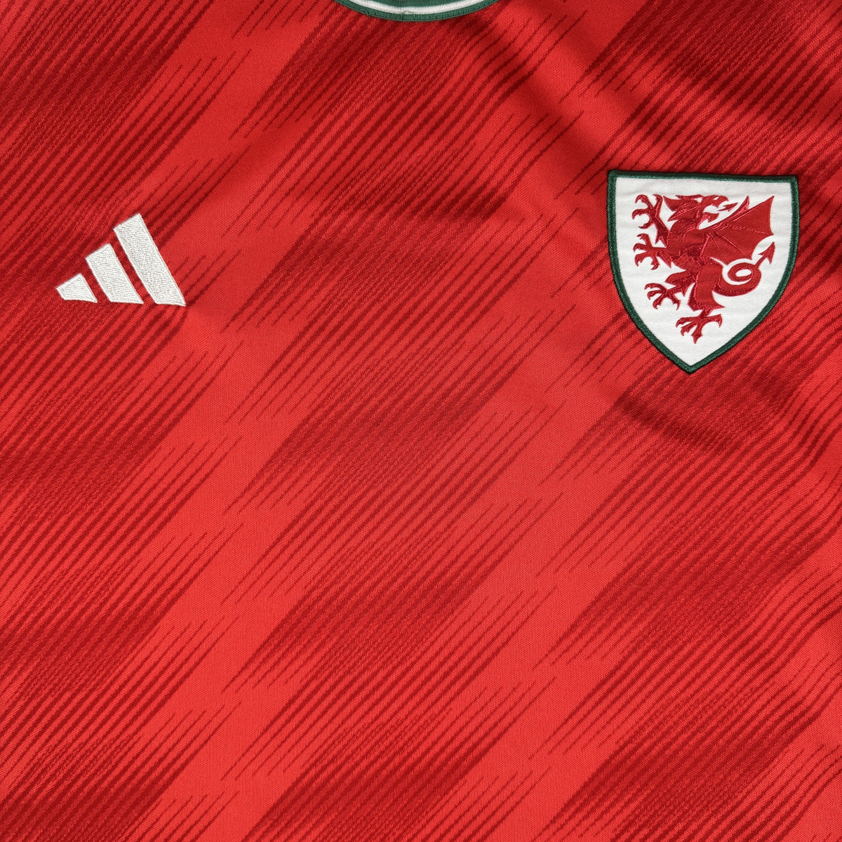 Wales 2022/2023/2024 Home Football Shirt XL