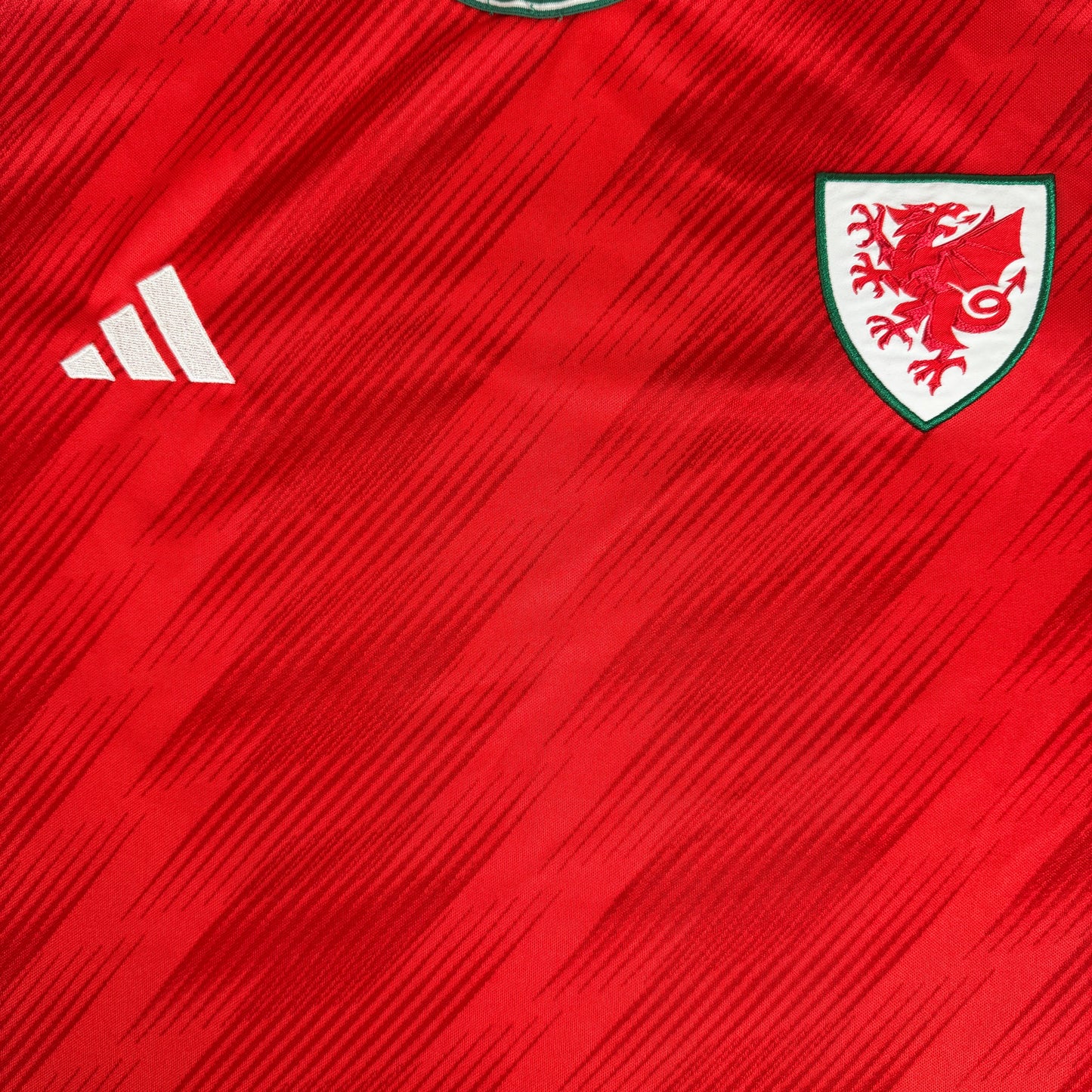 Wales 2022/2023/2024 Home Football Shirt 2XL