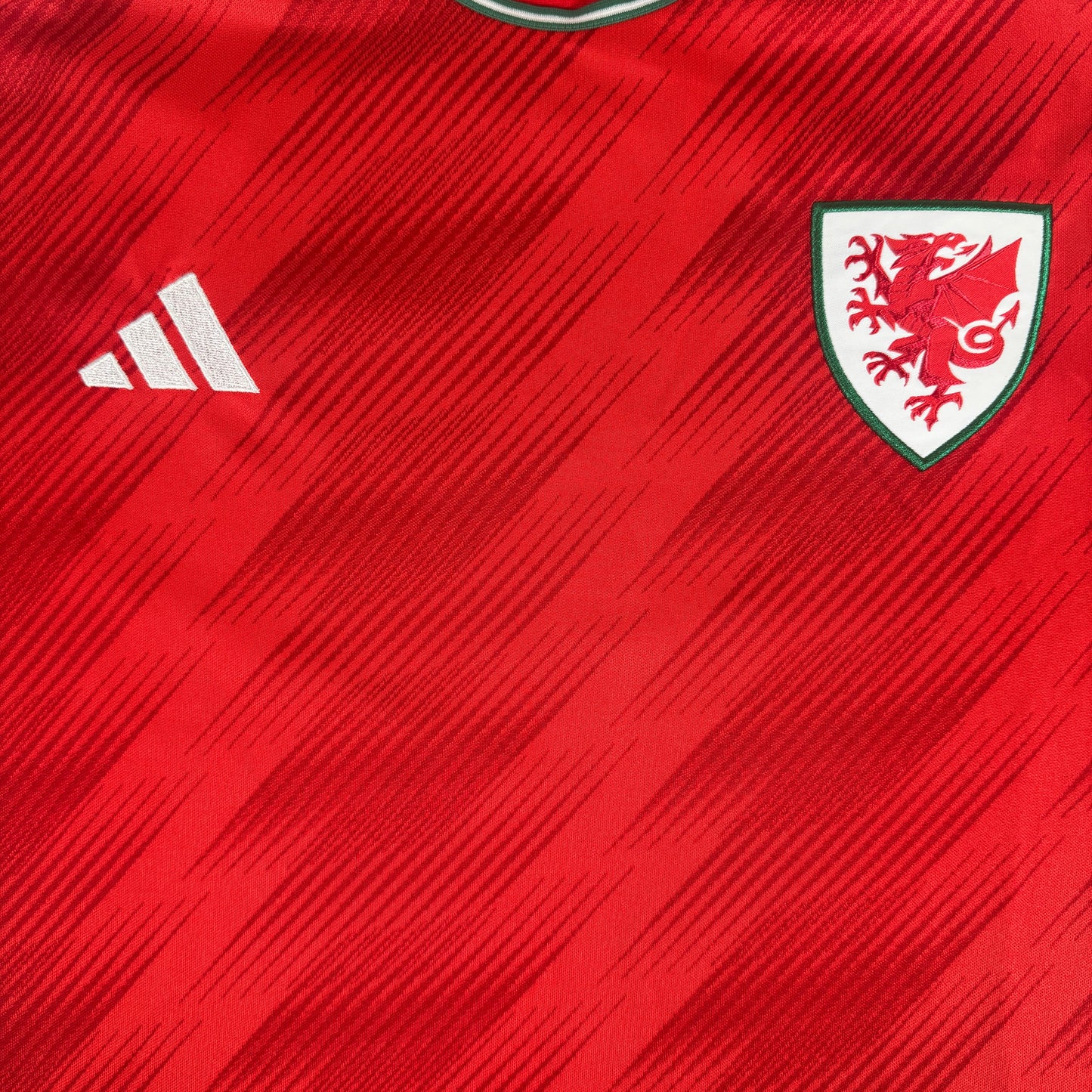 Wales 2022/2023/2024 Home Football Shirt Large