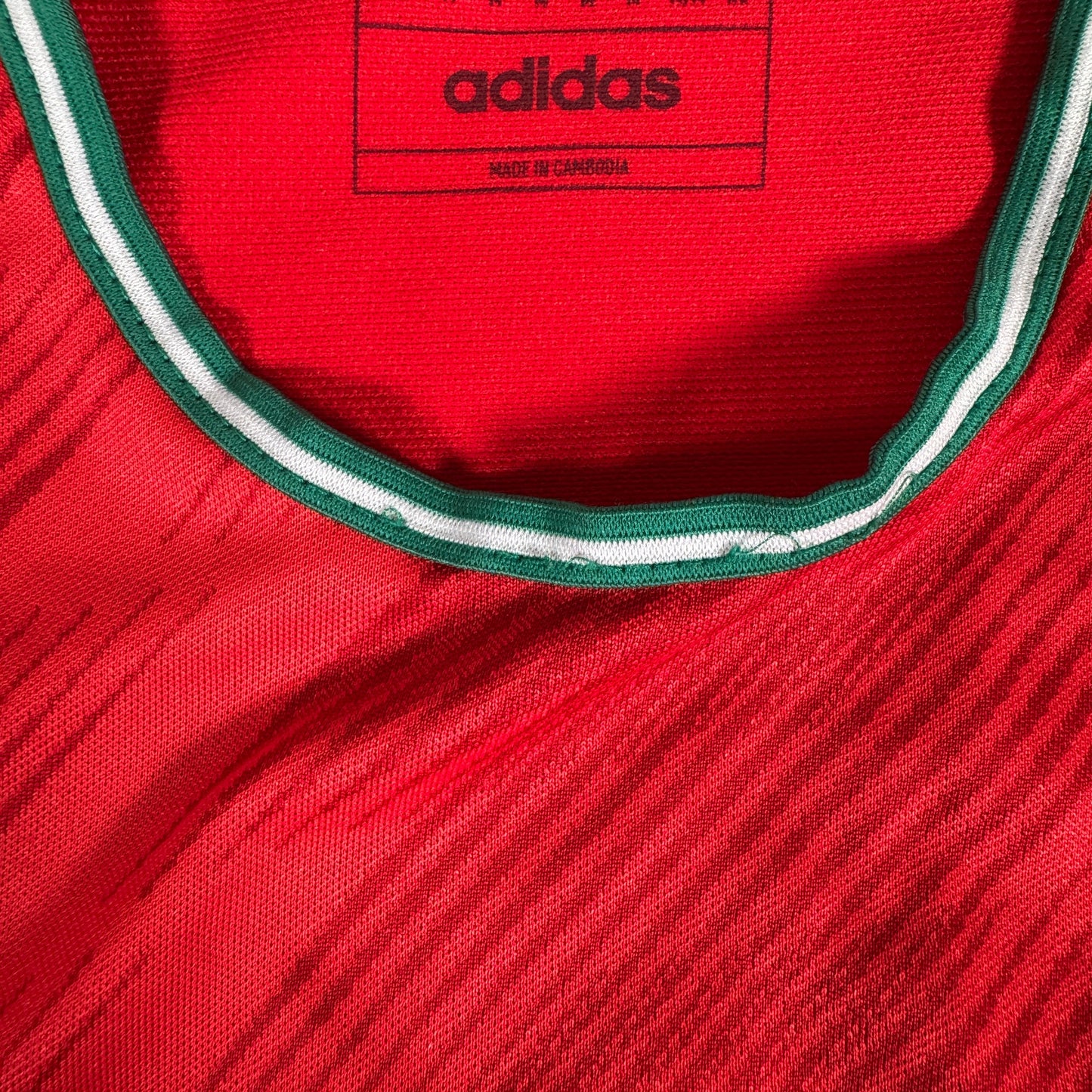 Wales 2022/2023/2024 Home Football Shirt Medium