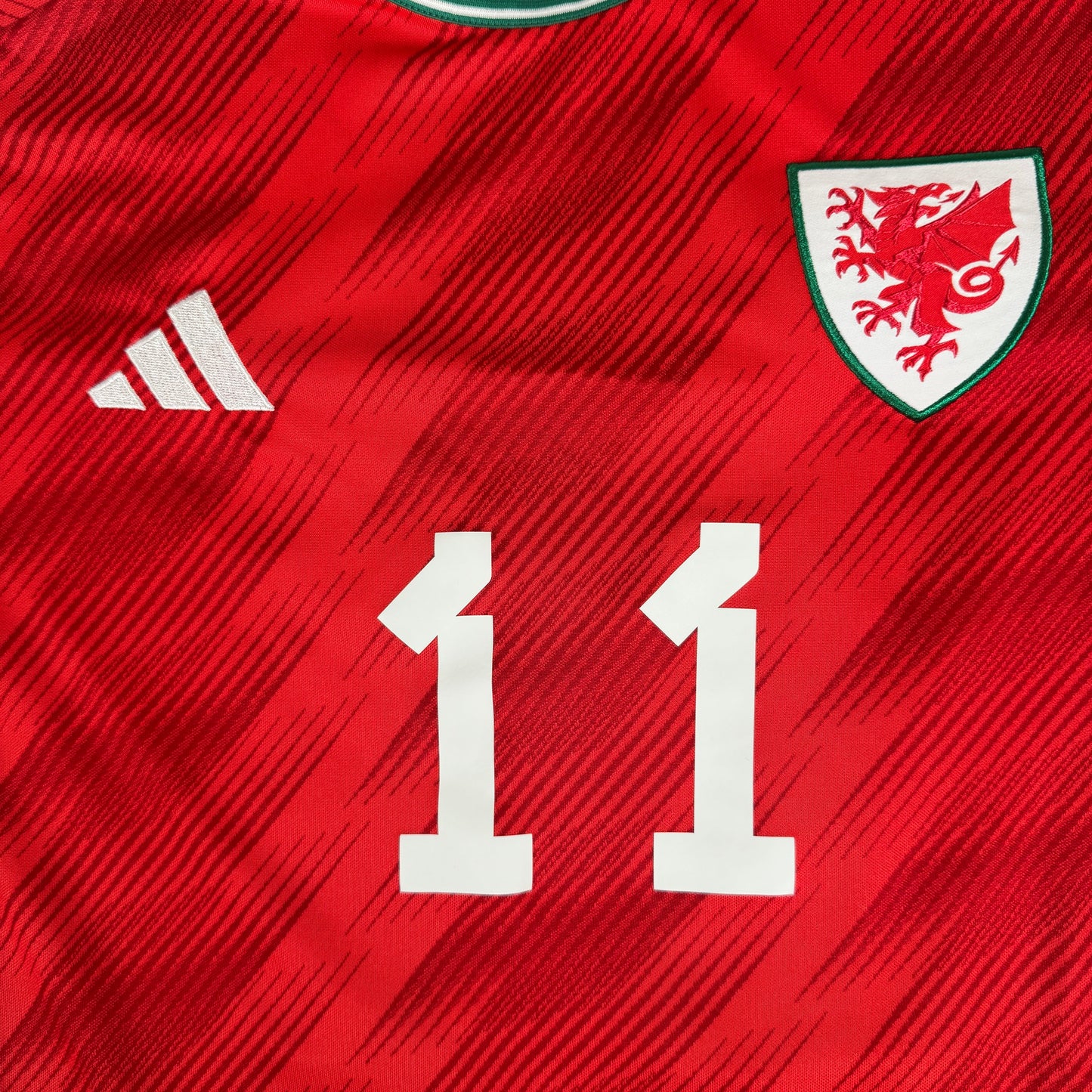 BALE 11 Wales 2022/2023/2024 Home Football Shirt Medium