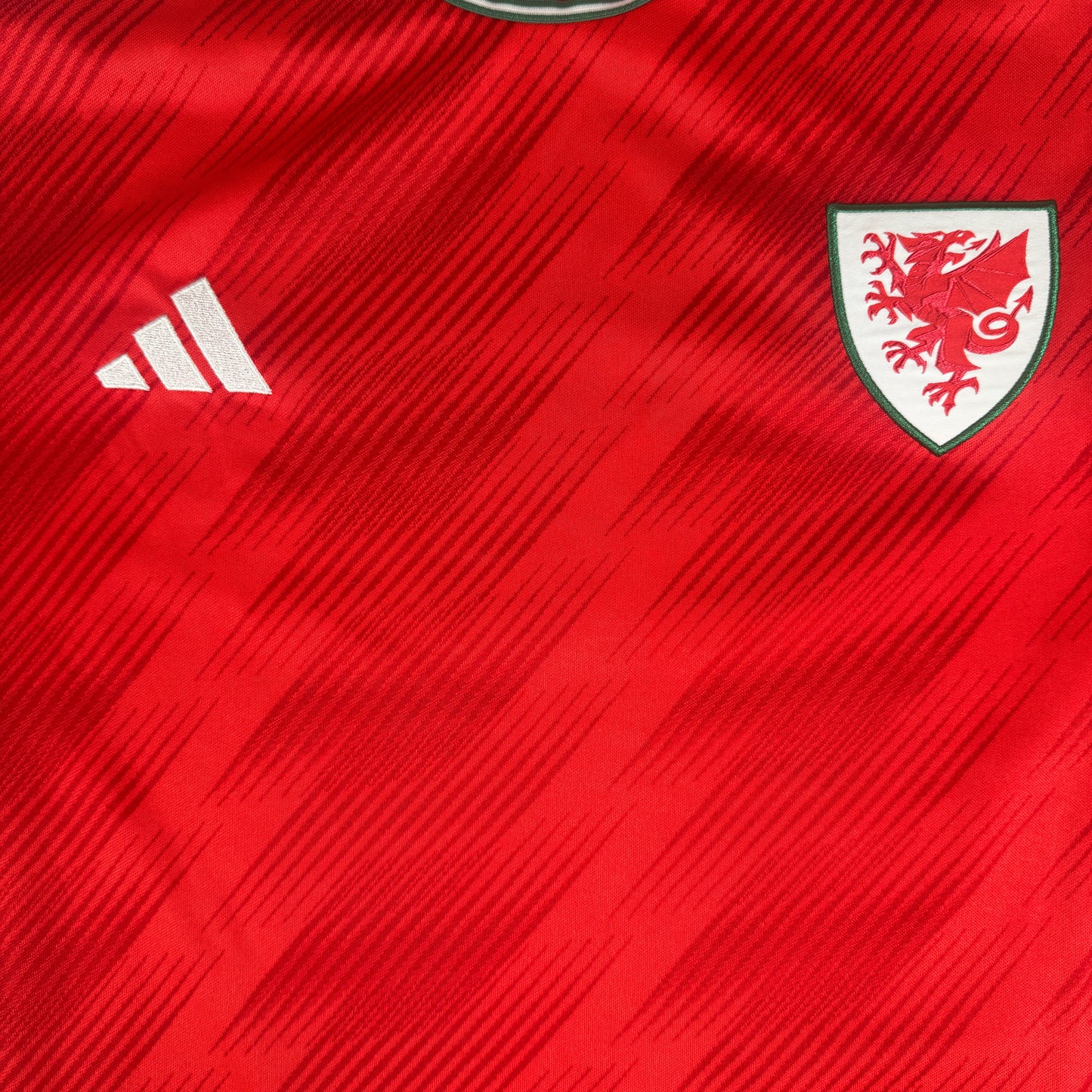 Wales 2022/2023/2024 Home Football Shirt XL