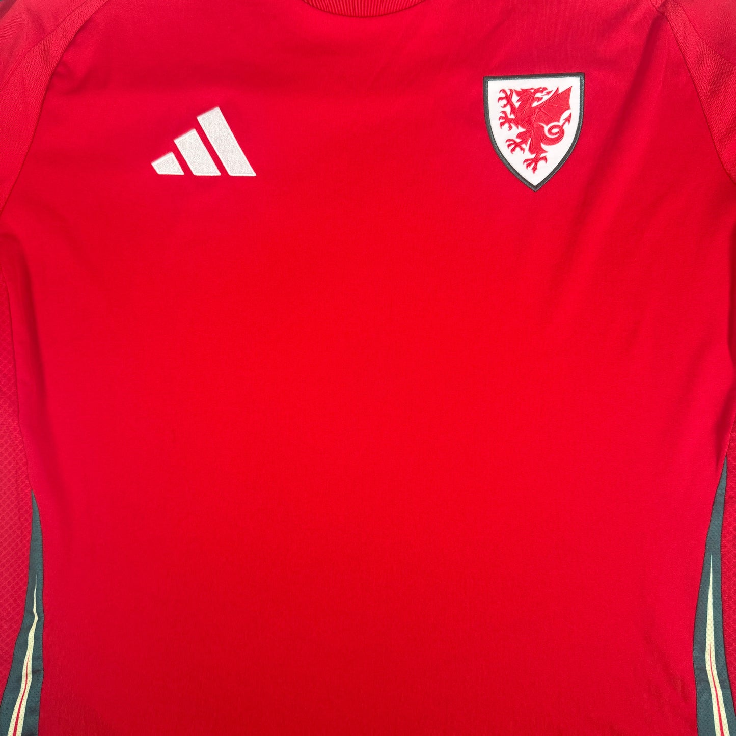 Wales 2024/2025/2026 Home Football Shirt 2XL